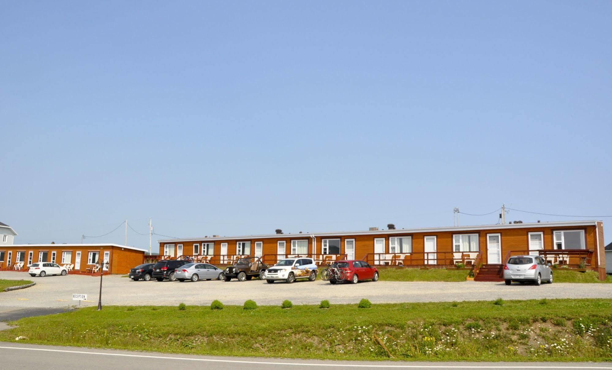 Motel Du Haut Phare Cap-des-Rosiers Exterior photo